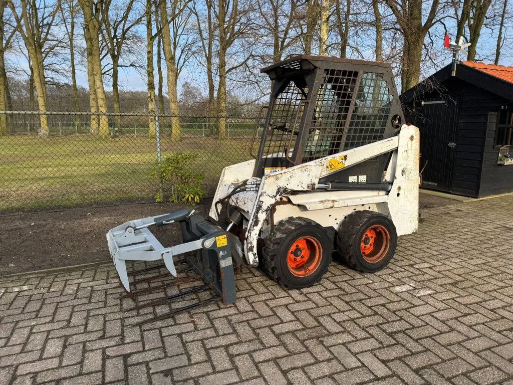 Bobcat 453 Schranklader shovel loader