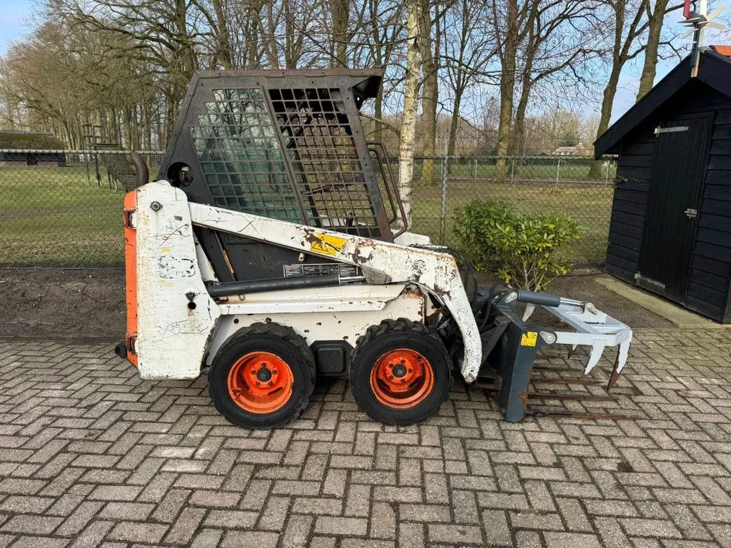 Bobcat 453 Schranklader shovel loader