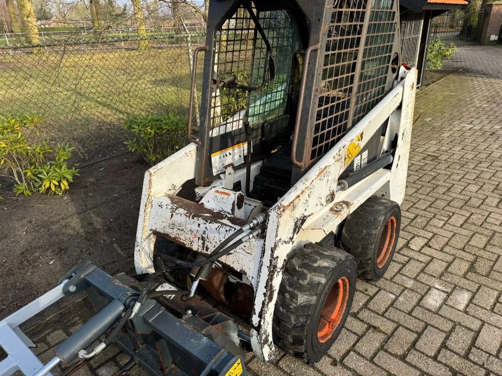 Bobcat 453 Schranklader shovel loader