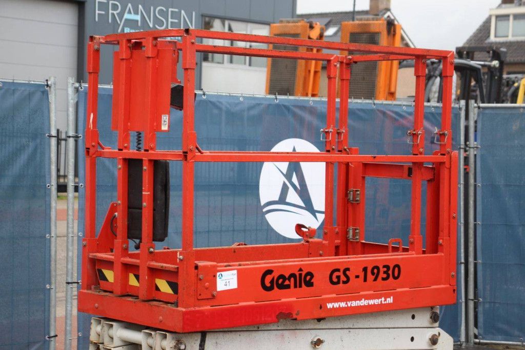 Scissor Lift Genie GS-1932 Electric 7.79m 2013