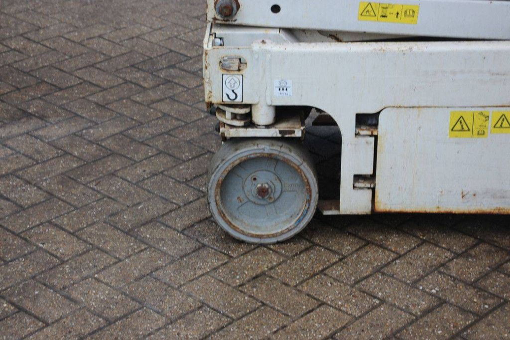 Scissor Lift Genie GS-1932 Electric 7.79m 2013