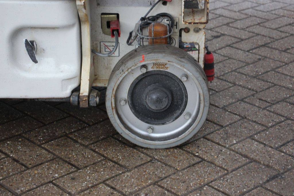 JLG 1930ES Electric Scissor Lift 7.72m 2015