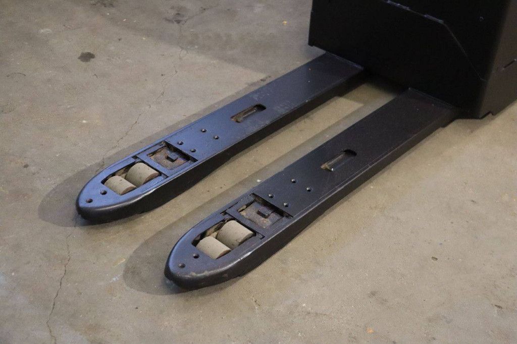 Toyota LPE250 Electric Pallet Truck 2500kg 2019