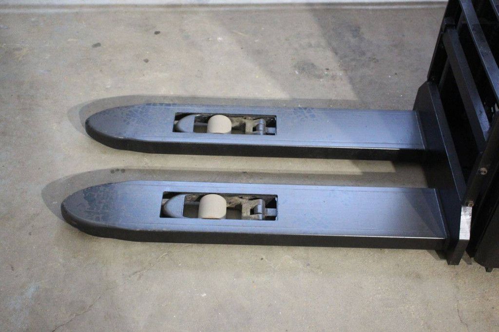 Stapler Toyota SWE 140L Elektro 1400kg 2,9m 2017