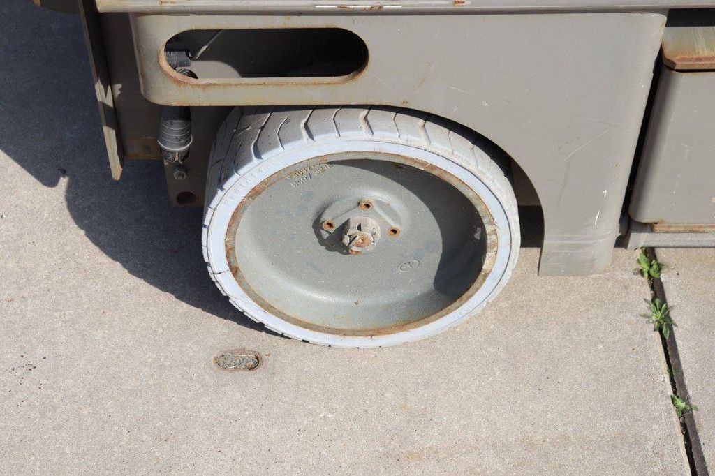 Scherenarbeitsbühne Haulotte Compact 10 Electric 450kg 10m 2013