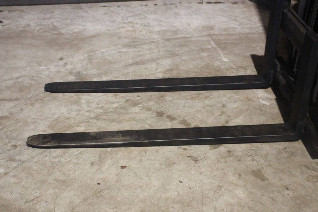 Gabelstapler Nissan UG1D2A32LQ LPG 3200kg 3,3m 2008