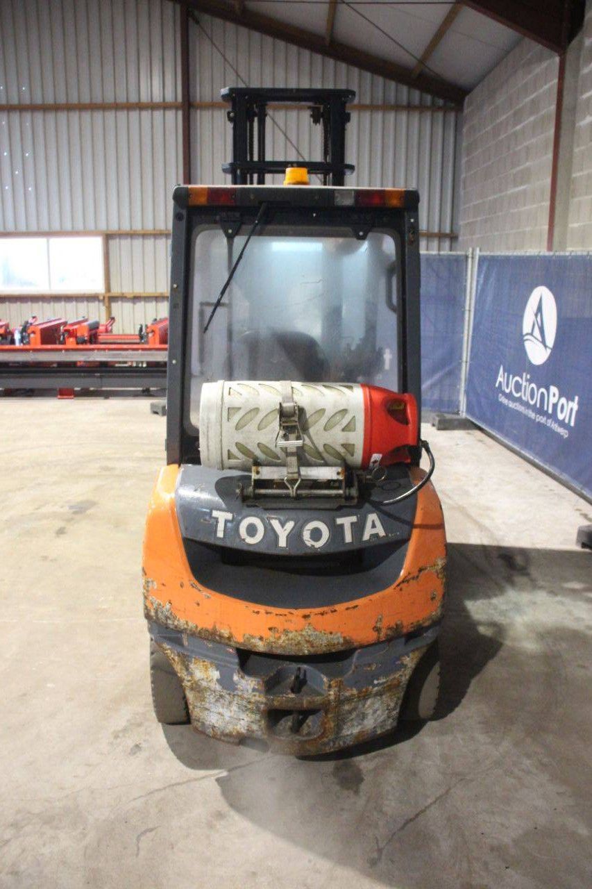 Forklift Toyota 02-8FGF25 LPG 2500kg 4.5m 2008