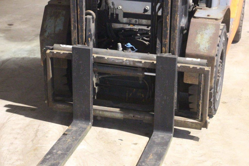 Forklift Toyota 02-8FGF25 LPG 2500kg 4.5m 2008