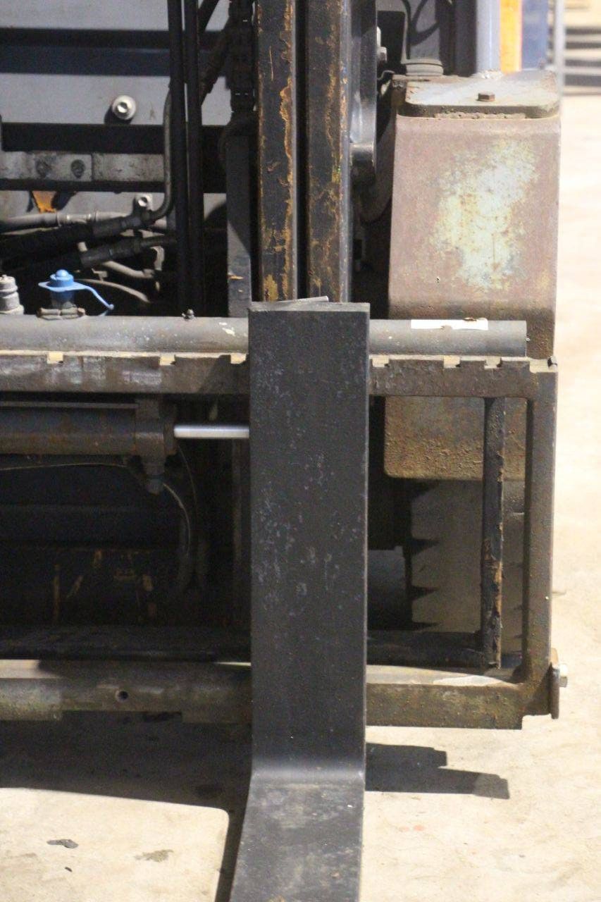 Forklift Toyota 02-8FGF25 LPG 2500kg 4.5m 2008