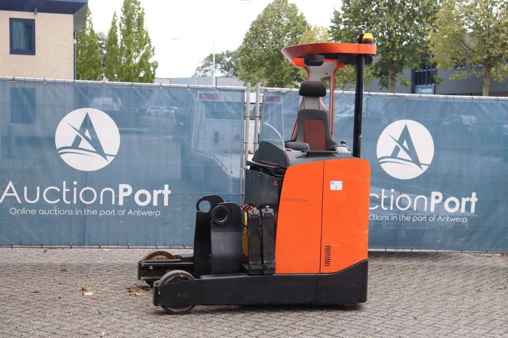 Reach truck electric