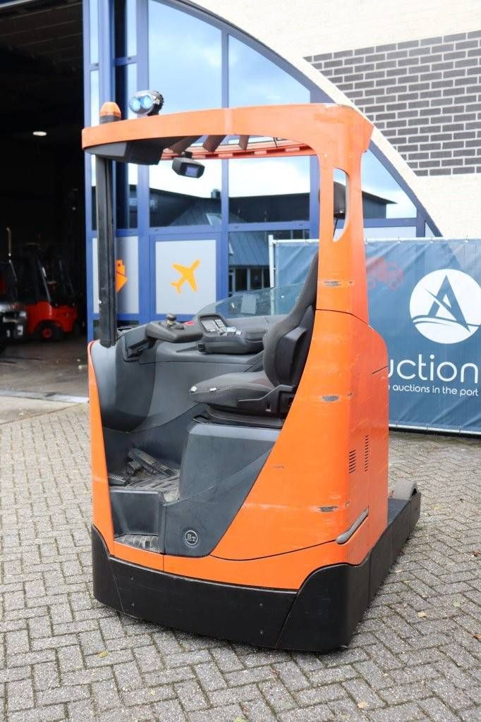 Reach truck electric