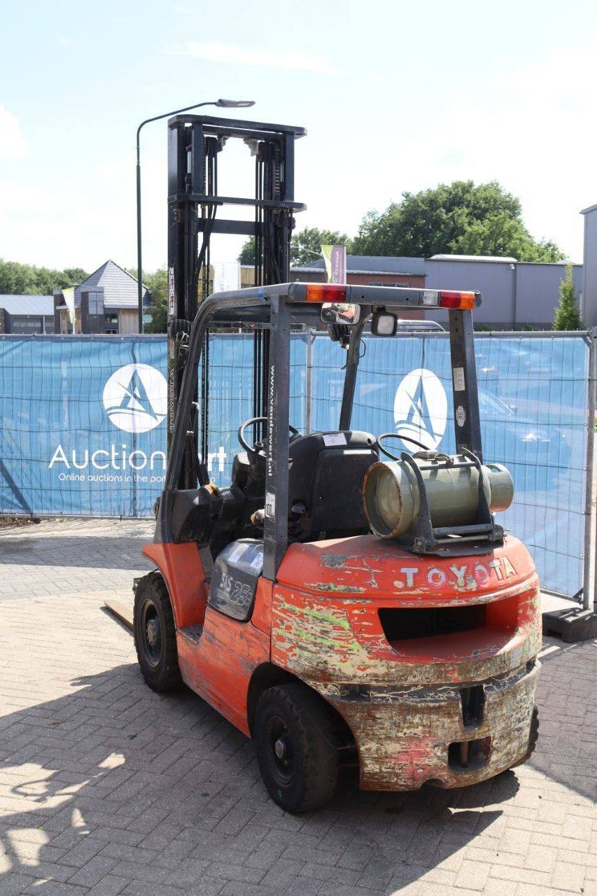 Forklift Toyota 42-7FGF25 LPG 2500kg 5.0m 2011