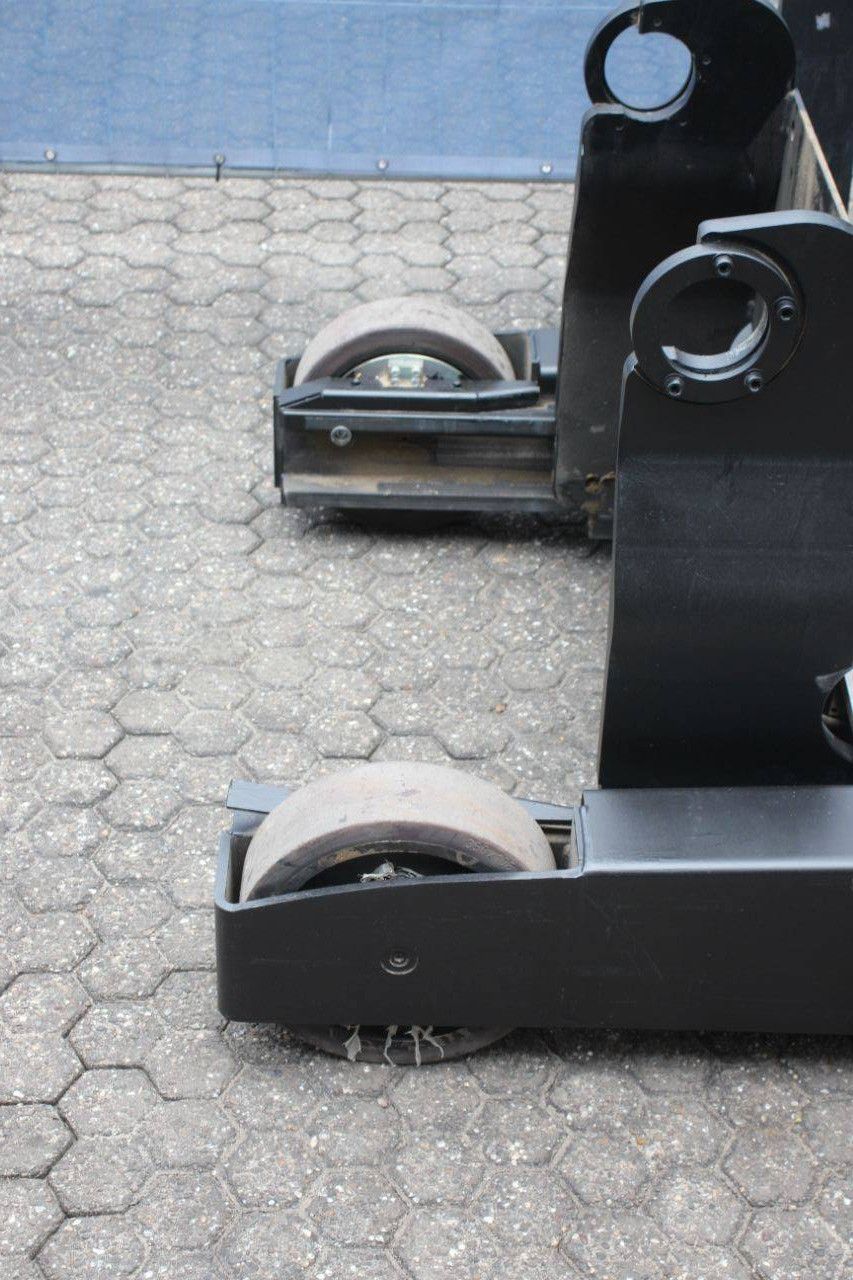 Reach truck Toyota RRE180 Electric 1800kg 2017