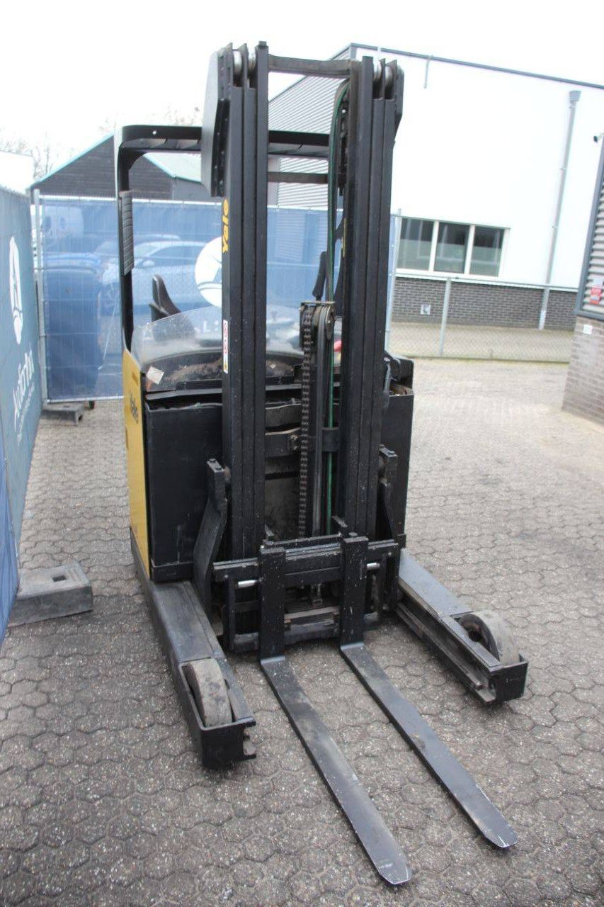 Reach truck Yale MR16 Electric 1600kg 5.5m 2007