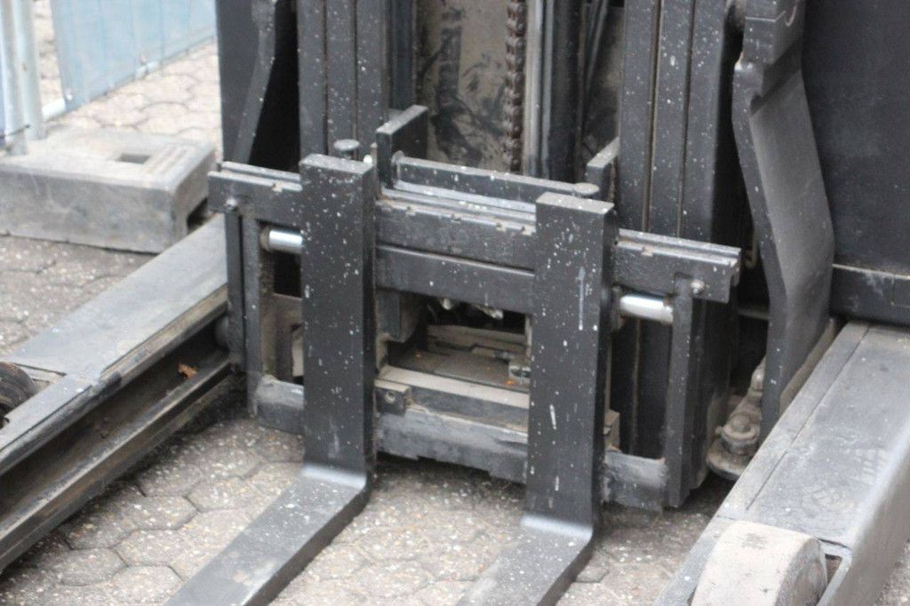 Reach truck Yale MR16 Electric 1600kg 5.5m 2007