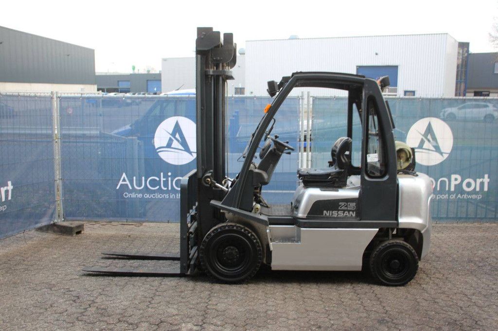 Nissan 25 LPG-Gabelstapler, 2500 kg