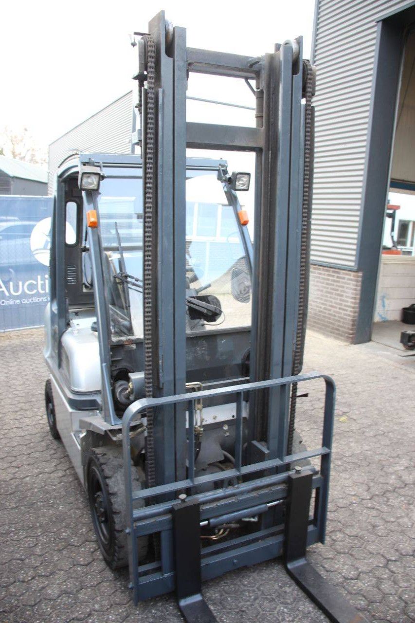 Nissan 25 LPG-Gabelstapler, 2500 kg