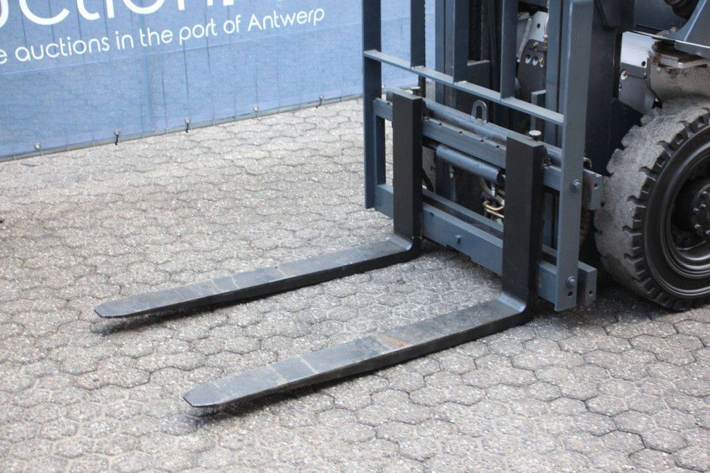 Nissan 25 LPG-Gabelstapler, 2500 kg