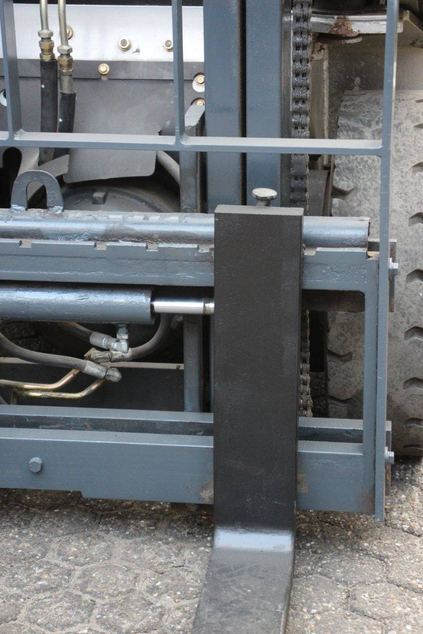 Nissan 25 LPG-Gabelstapler, 2500 kg