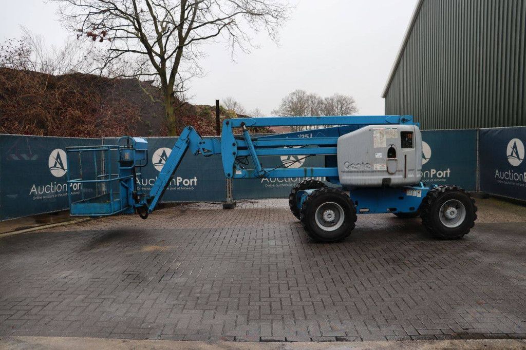 Articulating boom lift Genie Z4525 15.86m Diesel 2000