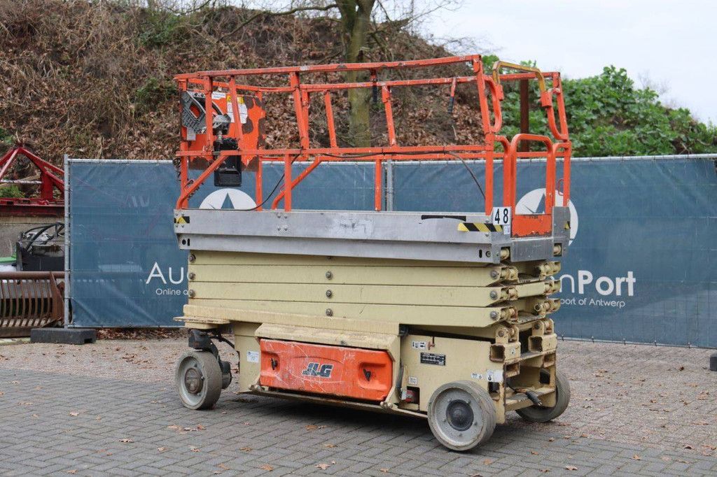 JLG 3246ES Electric Scissor Lift 11m