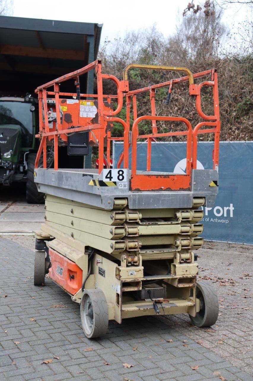 JLG 3246ES Electric Scissor Lift 11m