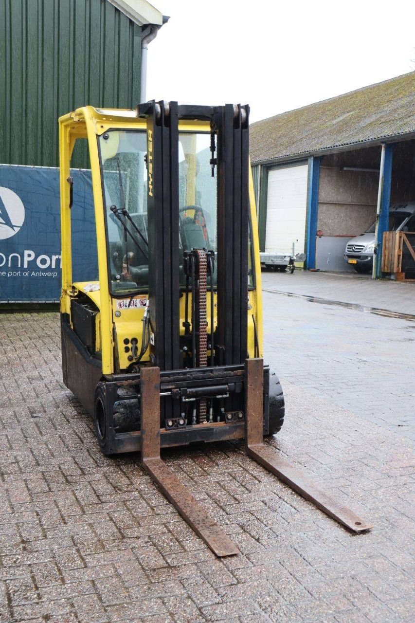 Hyster J1.8XNT MWB Electric Forklift 1750kg 4.6m 2013