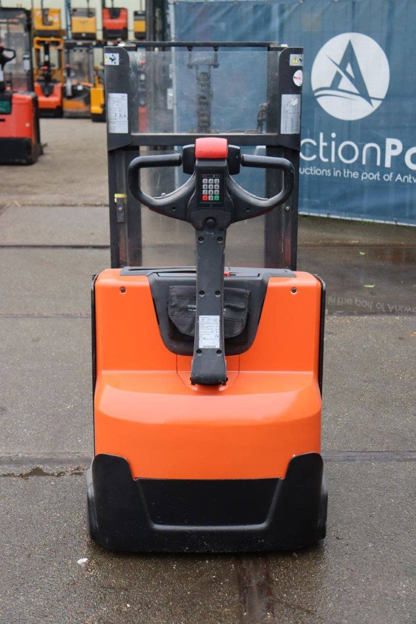 Stacker Toyota SWE200D Electric 1000kg 2016