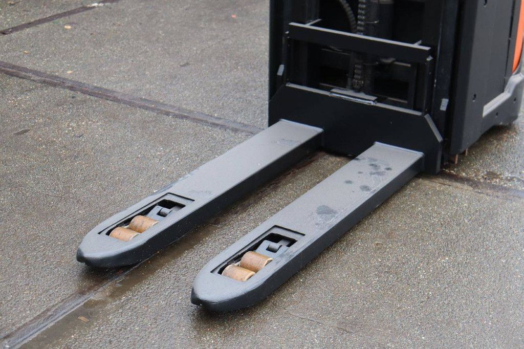 Stacker Toyota SWE200D Electric 1000kg 2016