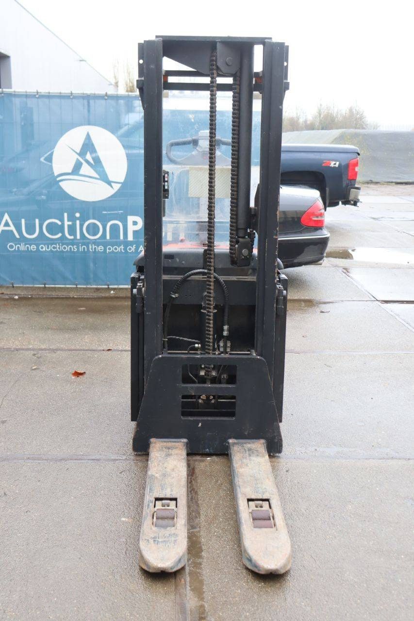 Stacker BT SPE160L Electric 1600kg 2008
