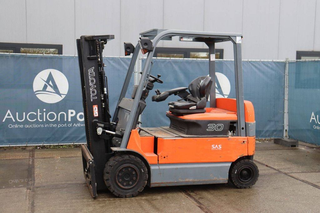 Toyota 7FBMF30 Elektro-Gabelstapler, 3000 kg, 4,3 m, Baujahr 2009