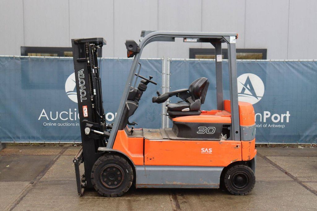 Toyota 7FBMF30 Elektro-Gabelstapler, 3000 kg, 4,3 m, Baujahr 2009