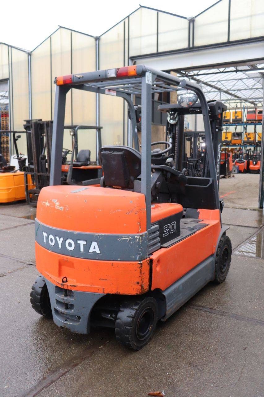 Toyota 7FBMF30 Elektro-Gabelstapler, 3000 kg, 4,3 m, Baujahr 2009