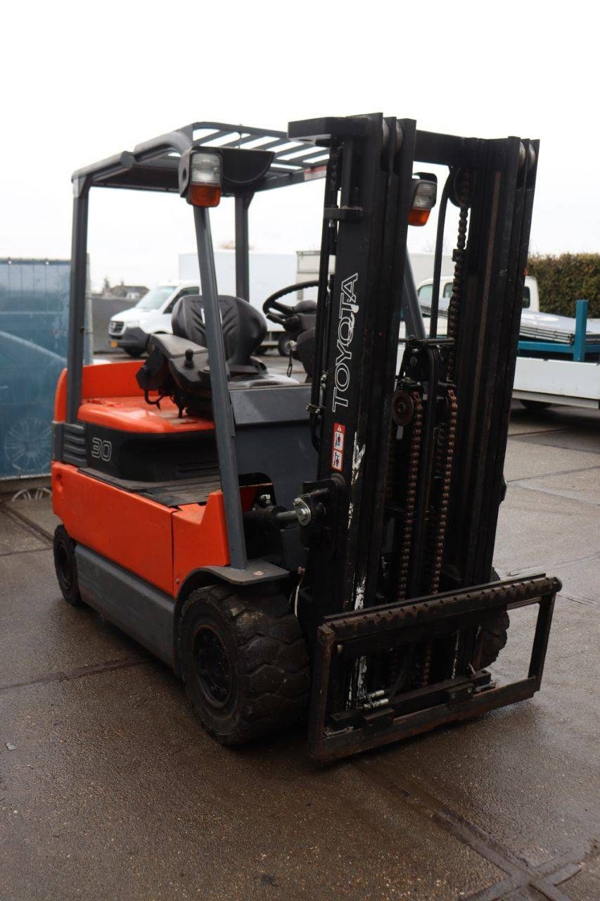 Toyota 7FBMF30 Elektro-Gabelstapler, 3000 kg, 4,3 m, Baujahr 2009