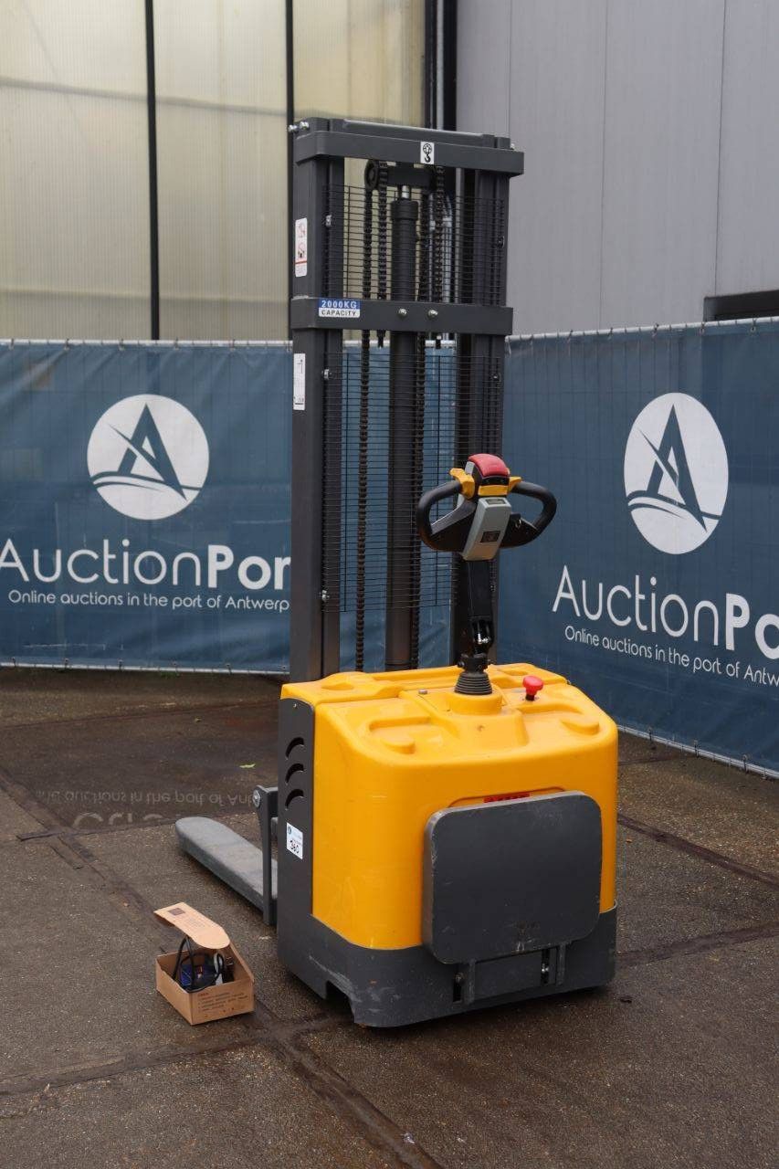 Stacker Jungheinrich EMD 220 Electric 2000kg