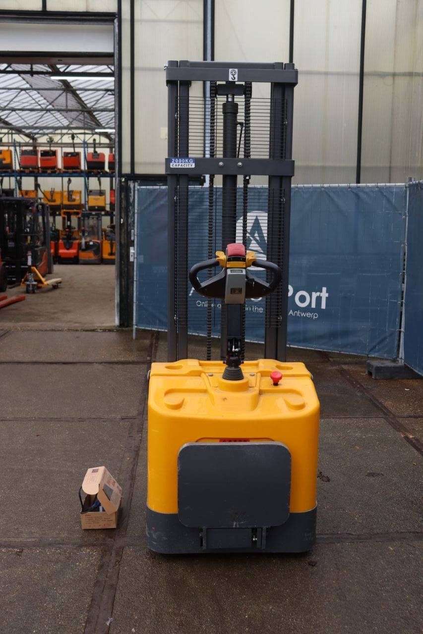 Stacker Jungheinrich EMD 220 Electric 2000kg