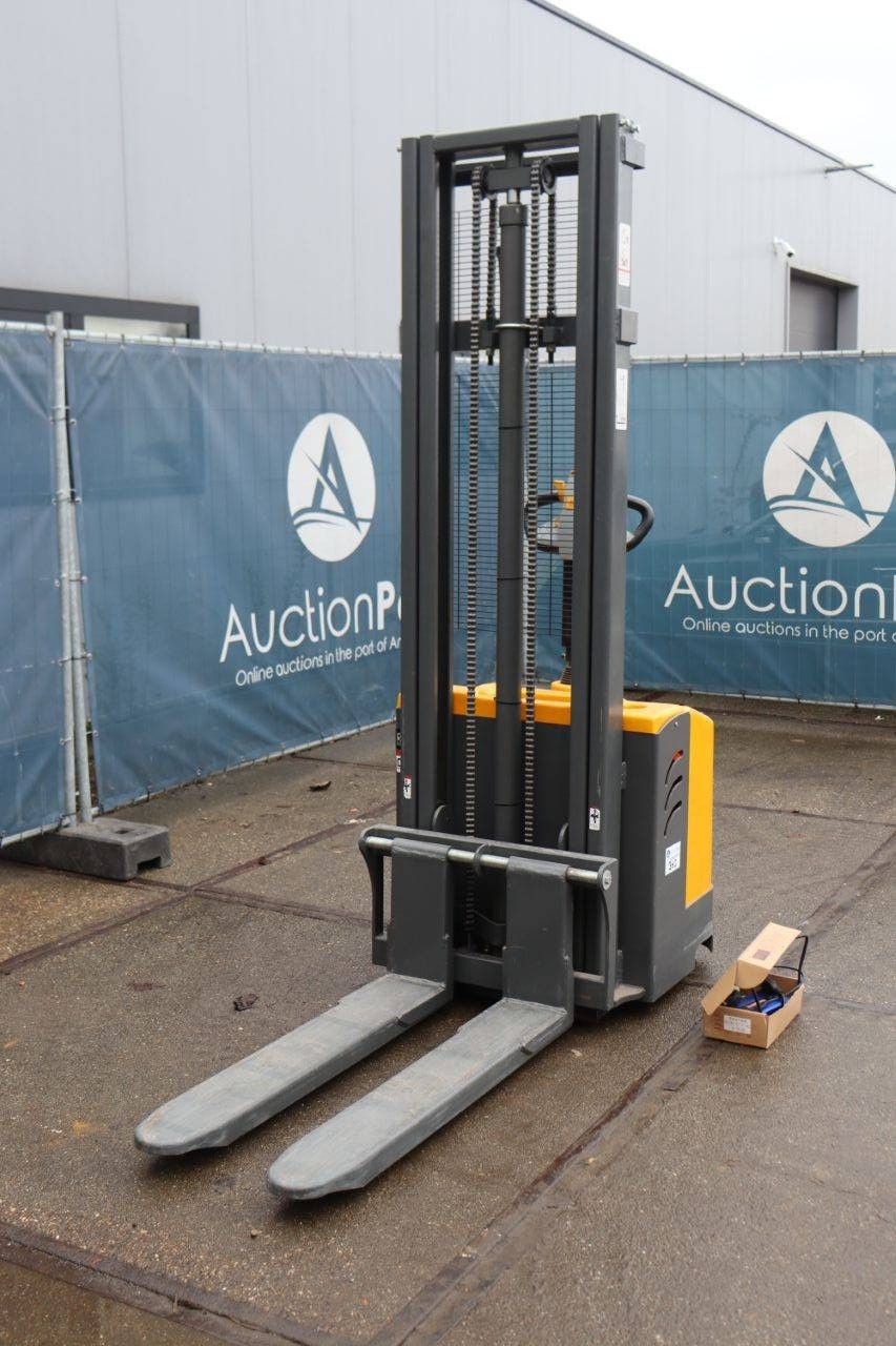 Stacker Jungheinrich EMD 220 Electric 2000kg