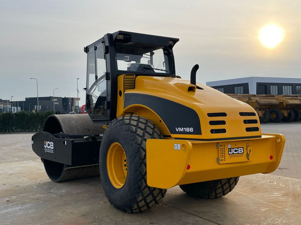 JCB VM166D