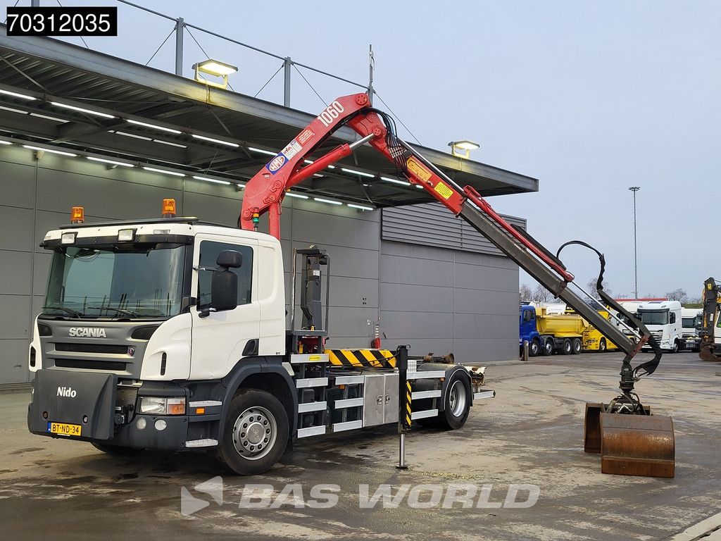 Scania P P230 4X2 NL-Truck HMF 1060K2 Kran Crane Hyva containersystem Euro 4