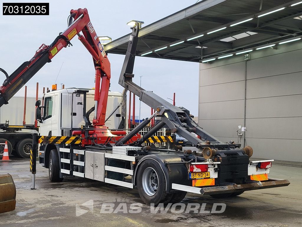 Scania P P230 4X2 NL-Truck HMF 1060K2 Kran Crane Hyva containersystem Euro 4