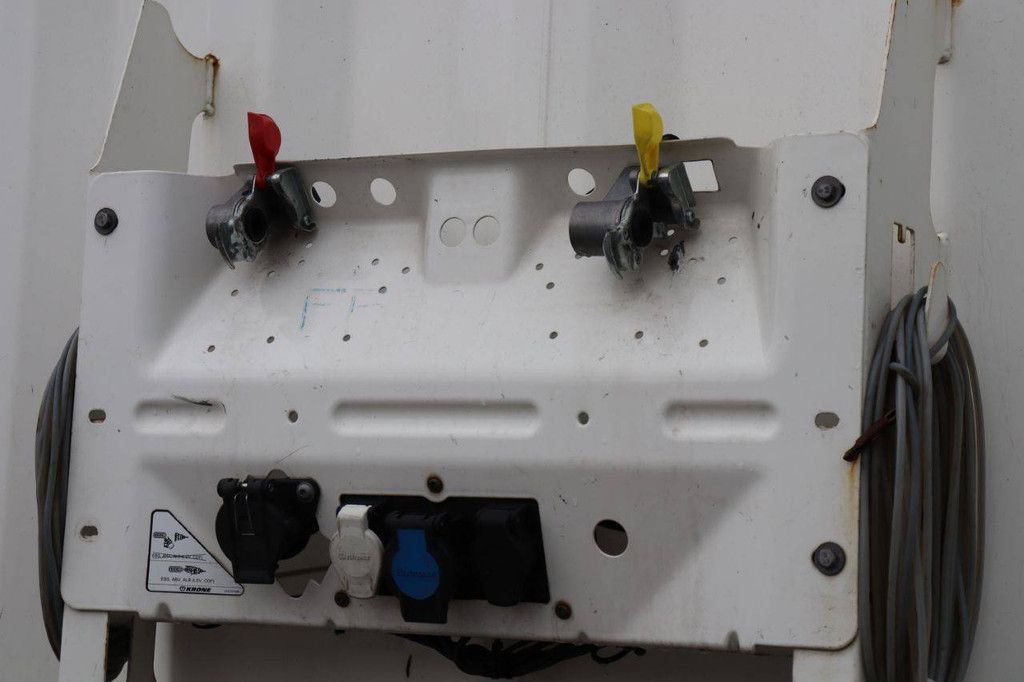 Krone SD 39000kg sliding tarpaulin trailer