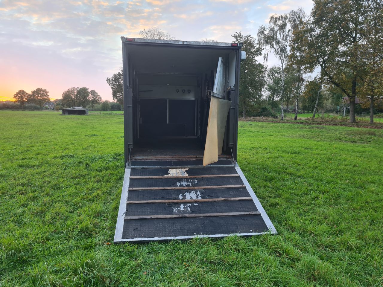 Daf 45 paardenvrachtwagen paardenwagen met luchtvering