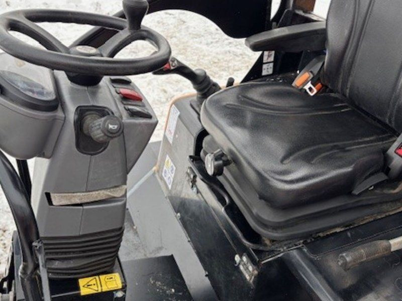 Giant G2700 X-TRA HD PLUS