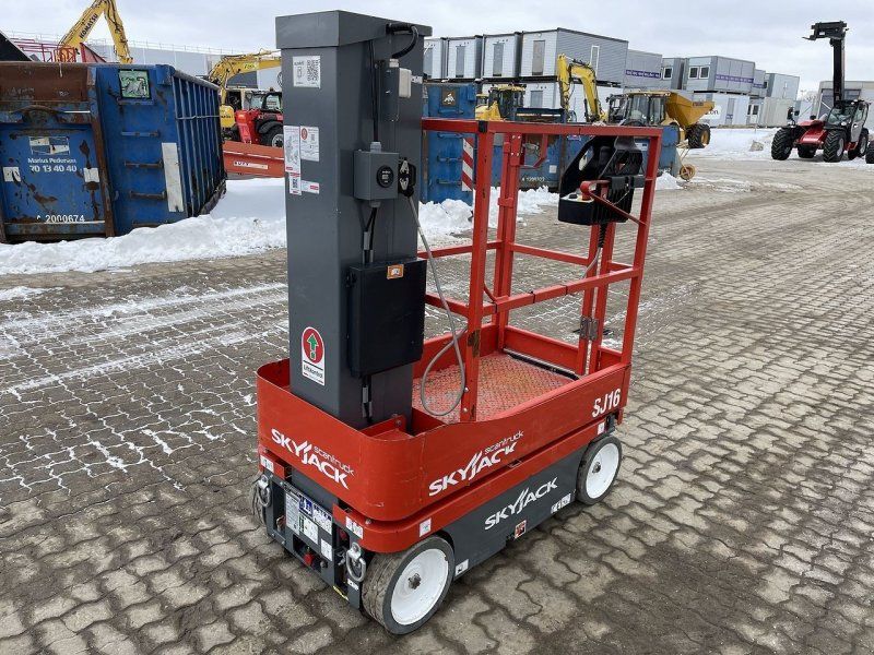 Skyjack SJ16