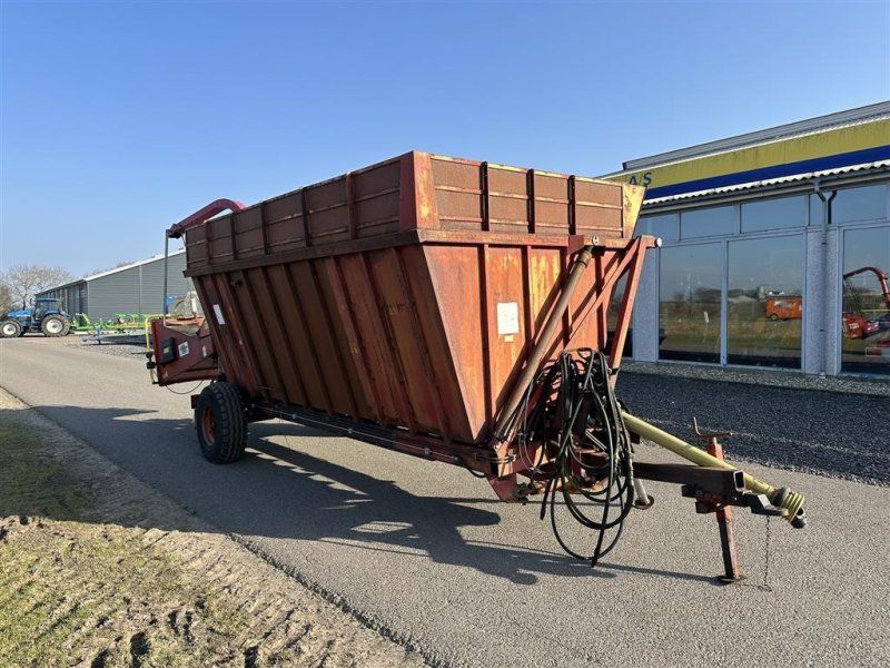 TP150  Monteret på højtipvogn.