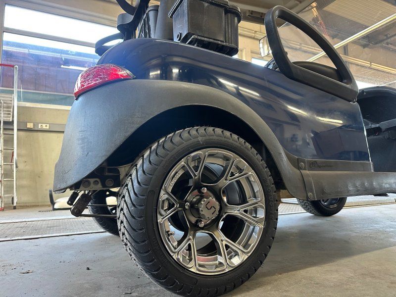 Club Car Precedent mit Exclusiv Ausstattung