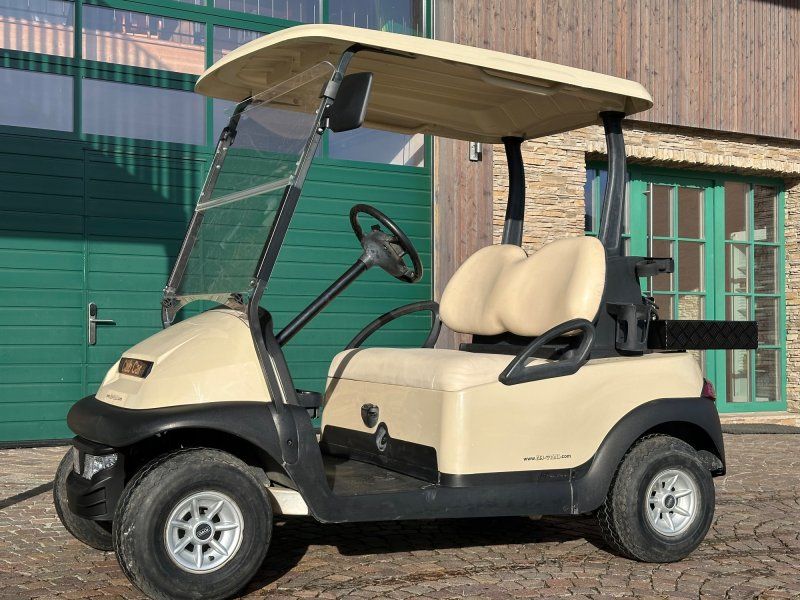 Club Car Precedent mit Pritsche und Licht