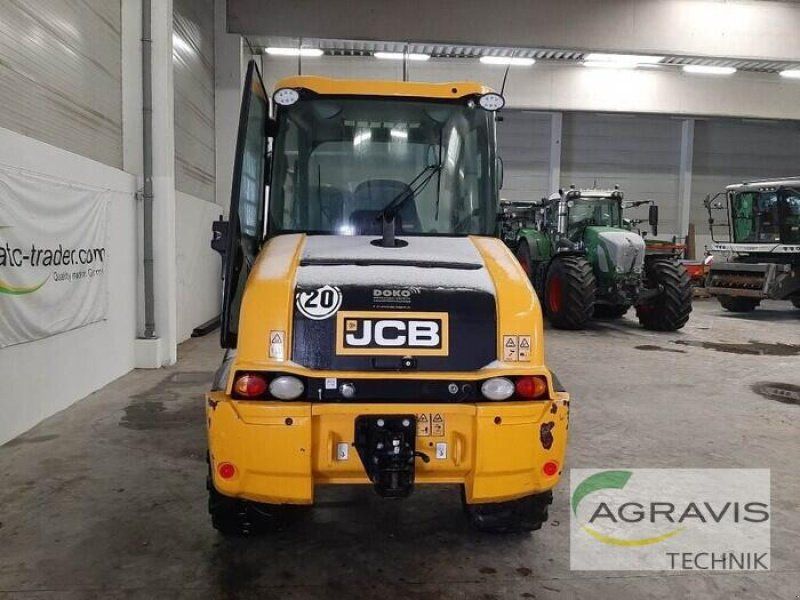 JCB TM 220