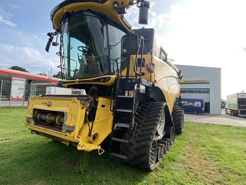 New Holland CR 9.90