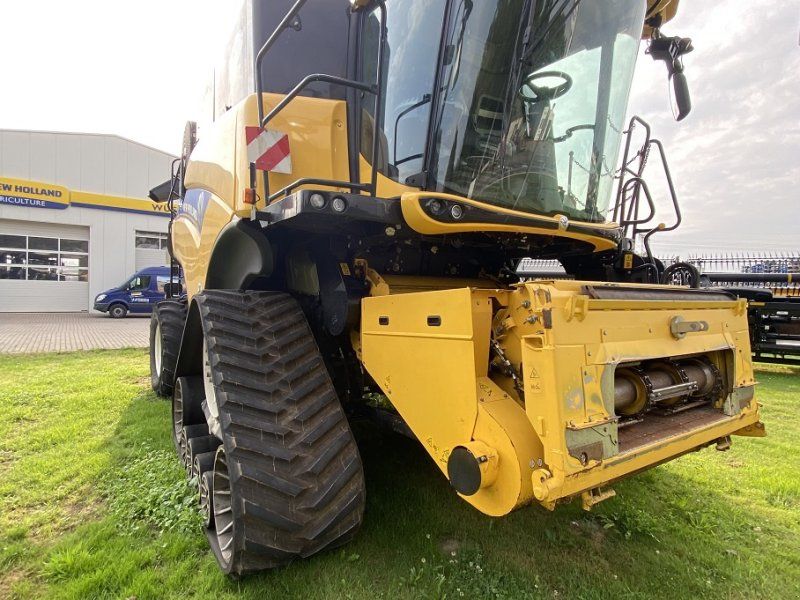 New Holland CR 9.90